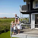 아파트 6 Person Retreat In *