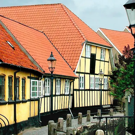 Ferieboliger 500 M Til Kysten