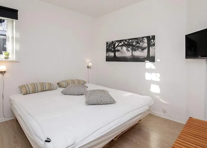 6 Person Holiday Home On A Holiday Park In Bogense Apartman *